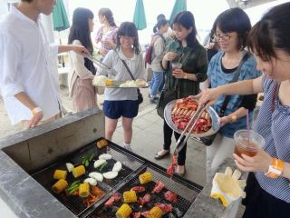 BBQ！！{emoji index="155"}