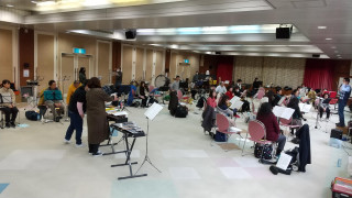練習（明石勤労福祉会館多目的ホール）