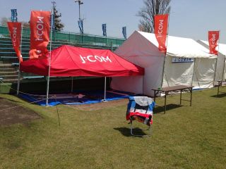 明日は無事に会場に来てください。　そうすれば！きちんとサポートします。