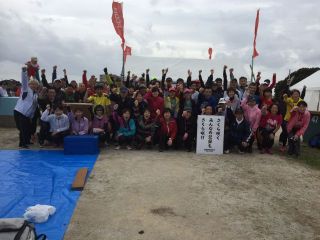 強風と雨の中…よくやりました。走った人も、応援も、ブースサポートも。