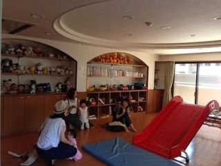 赤ちゃんを囲んでのおはなし会