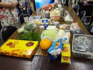 お家の余り食材を持ち寄って「まちのちゃぶ台」クッキング♪