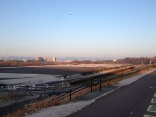 大晦日の河川敷