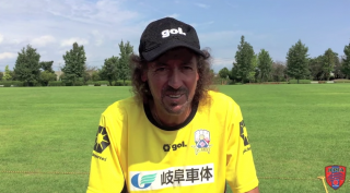 ラモス瑠偉監督のエール