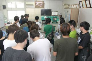 青年部が生コン工場見学会開催