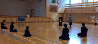 初代父母会長の激励を受けて