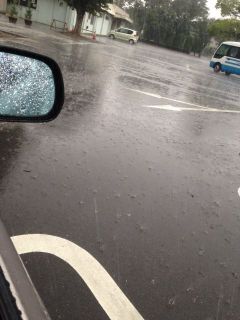 アカデミー連絡。