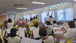 あおぞら西保育園訪問演奏