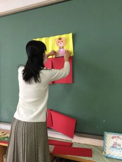 整理活動（ひな祭りの装飾）