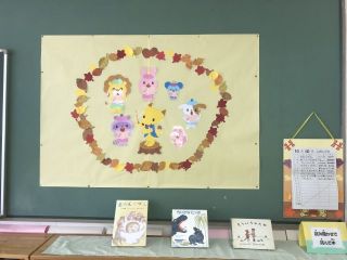 整理活動(発表会の装飾／絵本コーナー)