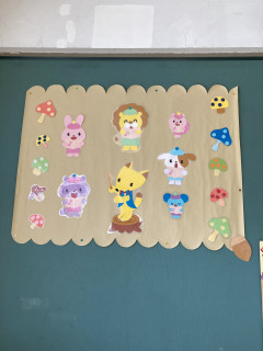 整理活動(落ち葉の装飾・絵本コーナー)