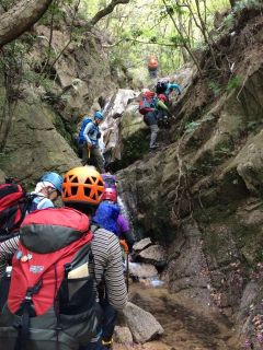 荒地山アイゼン歩荷