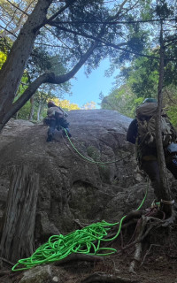 小川山　春の戻り雪