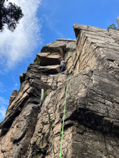 堡塁岩　フリークライミング