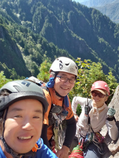 錫杖岳左方カンテクライミング