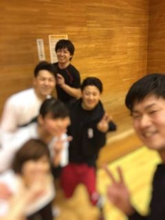 すしだ。にくだ。バドミントンだ。