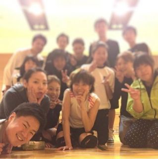 これが携帯の最先端だ。電話だけなんて古いよ！