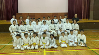 岩佐会長を囲んで。