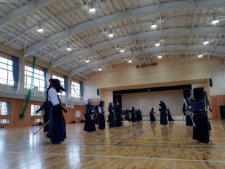 犀陵中のみなさんと合同稽古しました。