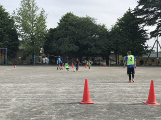 岡津小学校にて練習