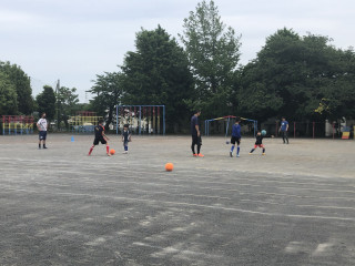 岡津小学校にて練習