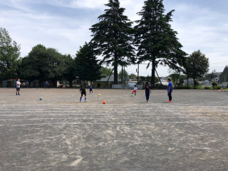 岡津小学校にて練習