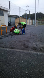 岡津小学校にて練習