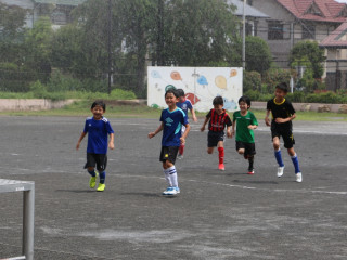 西が岡小学校にて練習