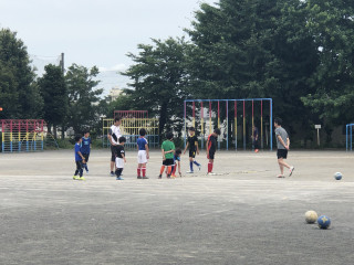 岡津小学校にて練習