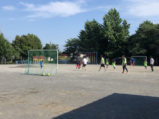 岡津小学校にて練習