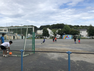 岡津小学校にて練習