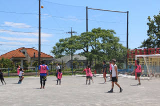西が岡小学校にて練習
