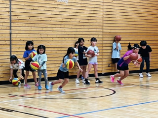 雪でも元気！走るバスケ