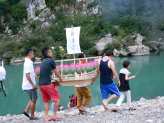 精霊流し（日置川）