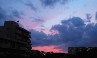 台風前の不気味な雲