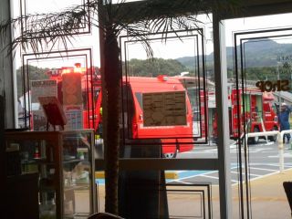 臨時ニュース　イオン平群店で火災発生　ｐ1