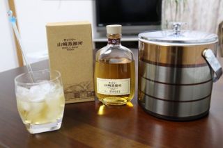 レクチャーを受けた美味しいオンザロックの作り方