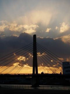 今日も夕日が綺麗だった　暇～人