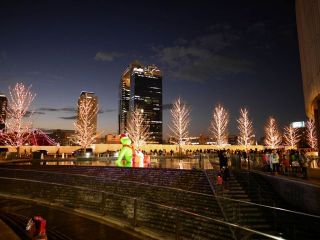 梅田グランフロントクリスマスイルミネーション　暇～人