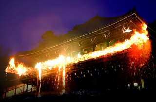 東大寺二月堂お水取り　終了