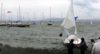 強風下のディンギーの接岸と離岸　琵琶湖トリオ