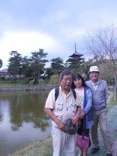 ならまち歩き　ｐ4　猿沢の池から興福寺へ