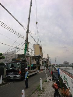 今どきの新築工事　暇～人