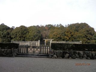 歩け　歩け　歩け　！！！神功皇后陵墓参拝