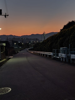 生駒の夜明け　　　出舞