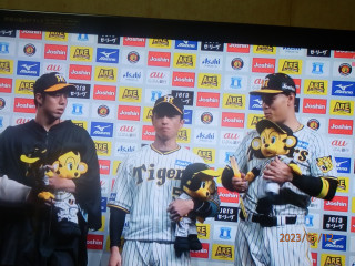 セ・リーグ首位攻防戦（甲子園）　　　出舞