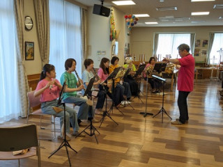ふれあいホーム 依頼演奏