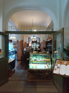 カフェドゥラプレスでランチ♪