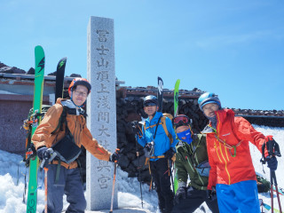 残雪スキー富士山