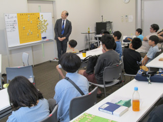 棋士・畠山成幸 八段のミニ講座と指導対局会